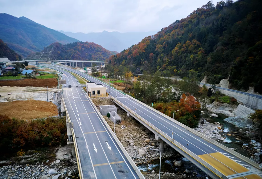 完美收官-公司參建的德會(huì )高速、廣平高速平武段建成通車(chē)！